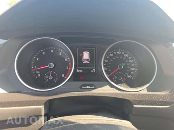 2021 Volkswagen Tiguan SE – miniatura 9