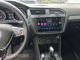 2021 Volkswagen Tiguan SE – miniatura 10