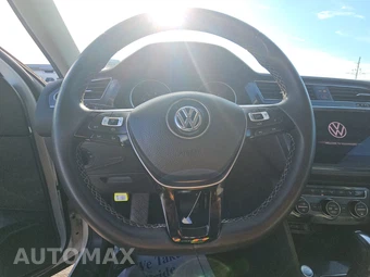 2021 Volkswagen Tiguan SE - miniatura 10