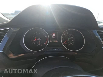 2021 Volkswagen Tiguan SE - miniatura 12