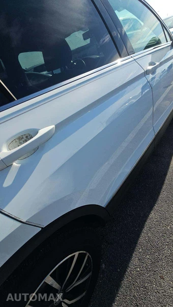 2021 Volkswagen Tiguan SE - miniatura 19