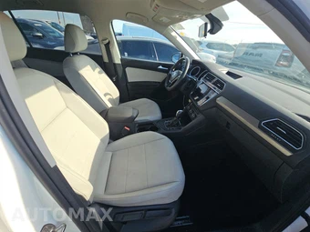 2021 Volkswagen Tiguan SE - miniatura 8