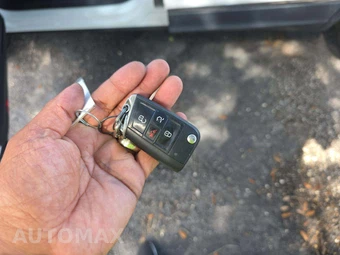 2021 Volkswagen Tiguan SE - miniatura 8