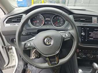 2021 Volkswagen Tiguan SE - miniatura 10