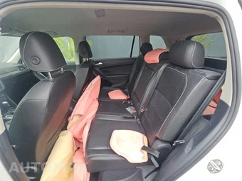 2021 Volkswagen Tiguan SE - miniatura 13