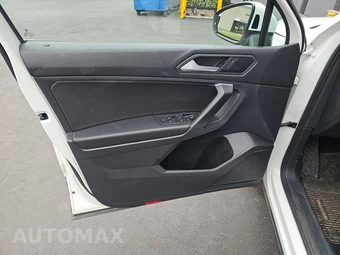 2021 Volkswagen Tiguan SE - miniatura 9