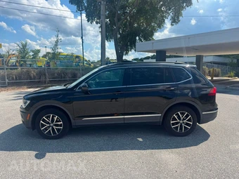 2021 Volkswagen Tiguan SE - miniatura 2