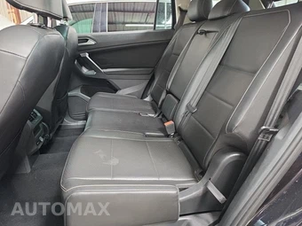 2021 Volkswagen Tiguan SE - miniatura 10