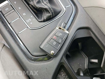 2021 Volkswagen Tiguan SE – miniatura 8