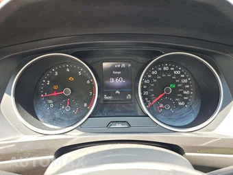 2021 Volkswagen Tiguan SE – miniatura 9