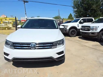 2021 Volkswagen Tiguan SE - miniatura 2
