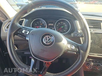 2021 Volkswagen Tiguan SE - miniatura 10