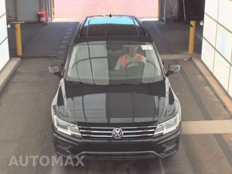2021 Volkswagen Tiguan SE - miniatura 2