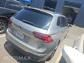 2021 Volkswagen Tiguan SE - miniatura 4