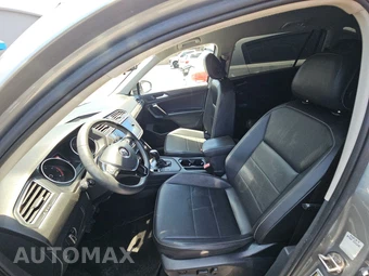 2021 Volkswagen Tiguan SE - miniatura 7