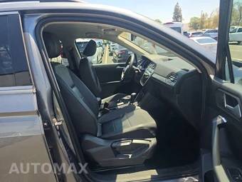 2021 Volkswagen Tiguan SE - miniatura 8