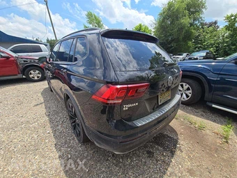 2021 Volkswagen Tiguan SE R-Line Black - miniatura 2