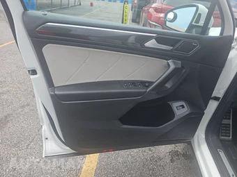 2021 Volkswagen Tiguan SEL Premium R-Line - miniatura 9