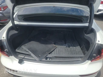 2021 Volvo S60 Recharge Plug-In Hybrid T8 Inscription - miniatura 16