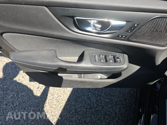 2021 Volvo S60 Recharge Plug-In Hybrid T8 R-Design - miniatura 9