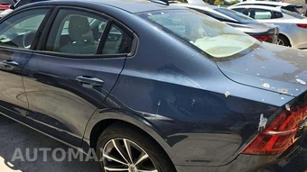 2021 Volvo S60 T5 Momentum – miniatura 22