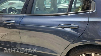 2021 Volvo S60 T5 Momentum – miniatura 23