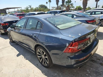 2021 Volvo S60 T5 Momentum – miniatura 6
