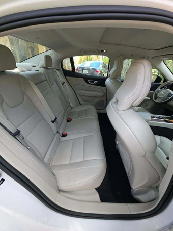 2021 Volvo S60 T5 Momentum - miniatura 16