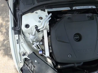 2021 Volvo S60 T5 Momentum - miniatura 21