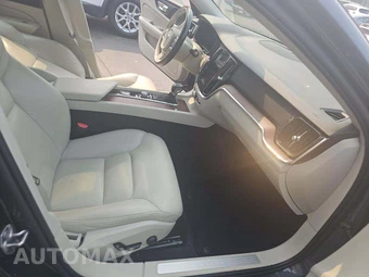 2021 Volvo S60 T6 Momentum - miniatura 18