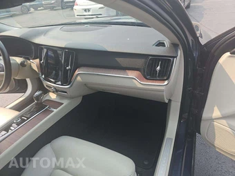 2021 Volvo S60 T6 Momentum - miniatura 19
