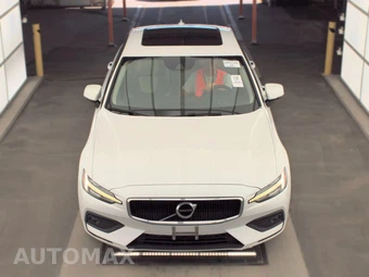 2021 Volvo S60 T6 Momentum - miniatura 2