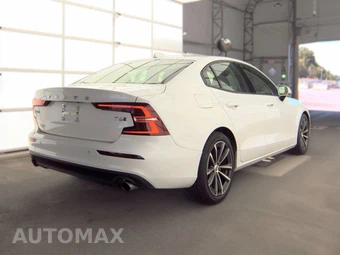 2021 Volvo S60 T6 Momentum - miniatura 4