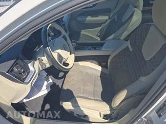 2021 Volvo S60 T6 Momentum - miniatura 7