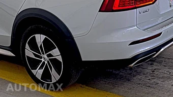 2021 Volvo V60 Cross Country T5 – miniatura 10
