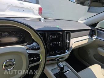 2021 Volvo V60 Cross Country T5 – miniatura 16