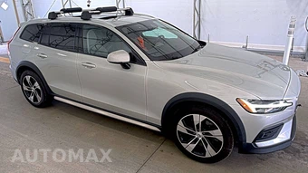 2021 Volvo V60 Cross Country T5 – miniatura 3