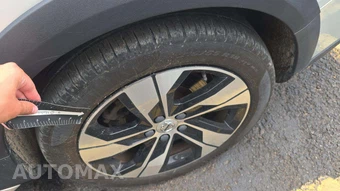 2021 Volvo V60 Cross Country T5 – miniatura 31