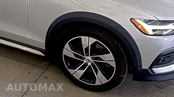 2021 Volvo V60 Cross Country T5 – miniatura 8