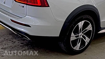 2021 Volvo V60 Cross Country T5 – miniatura 9