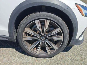 2021 Volvo V60 Cross Country T5 – miniatura 23