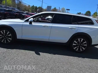 2021 Volvo V60 Cross Country T5 – miniatura 3
