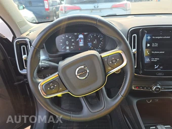 2021 Volvo XC40 T4 Momentum - miniatura 10