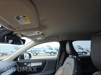 2021 Volvo XC40 T4 Momentum - miniatura 17