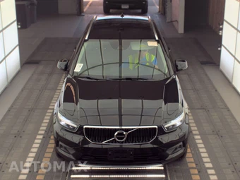 2021 Volvo XC40 T4 Momentum - miniatura 2