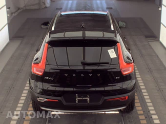 2021 Volvo XC40 T4 Momentum - miniatura 5