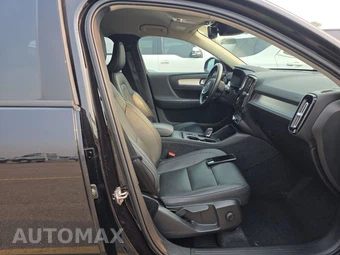 2021 Volvo XC40 T4 Momentum - miniatura 8