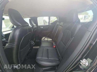 2021 Volvo XC40 T5 Momentum - miniatura 13