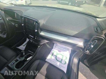 2021 Volvo XC40 T5 Momentum - miniatura 19