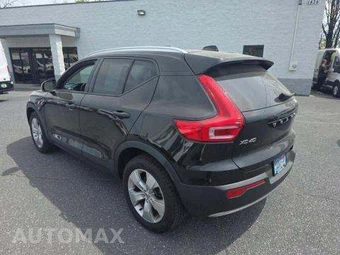 2021 Volvo XC40 T5 Momentum - miniatura 2